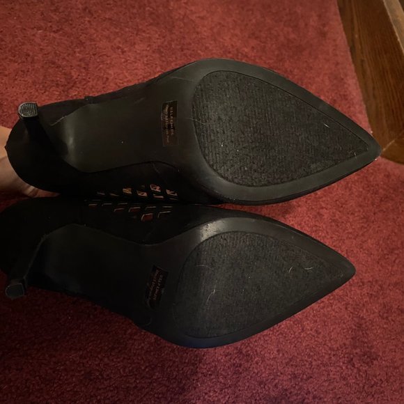 Rampage Laser Cut Out Shoes - Picture 3 of 4